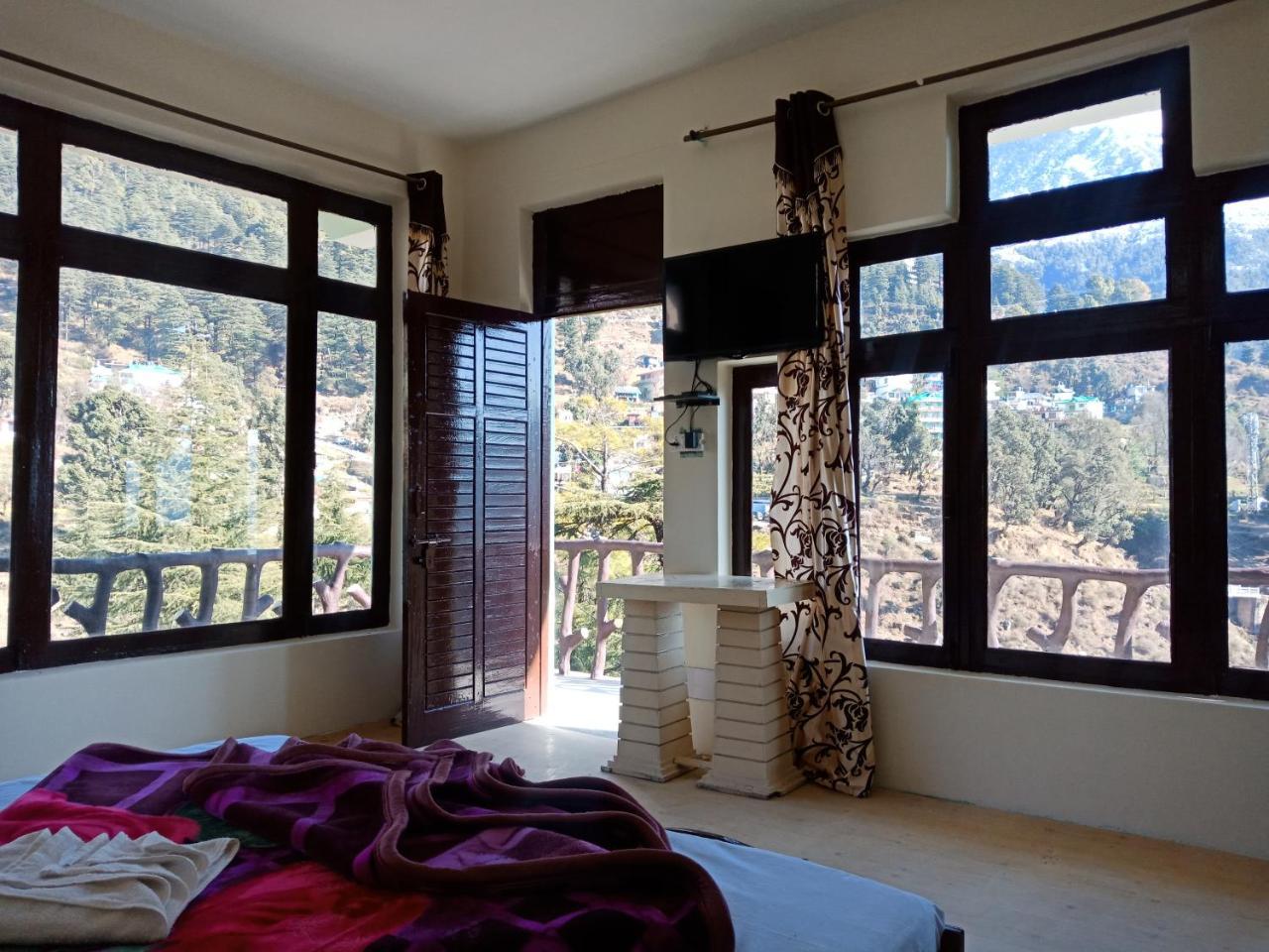Hotel Pine Spring Dharamshala Exterior foto