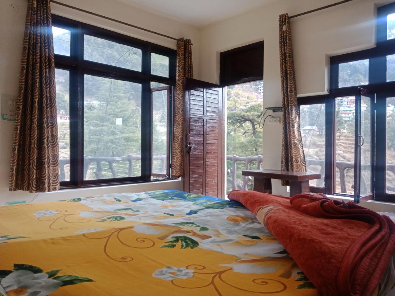Hotel Pine Spring Dharamshala Exterior foto
